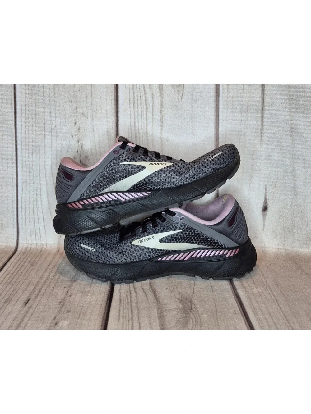 Brooks Adrenaline GTS 22 Women's Size 9D Wide Running Shoes Pearl Black